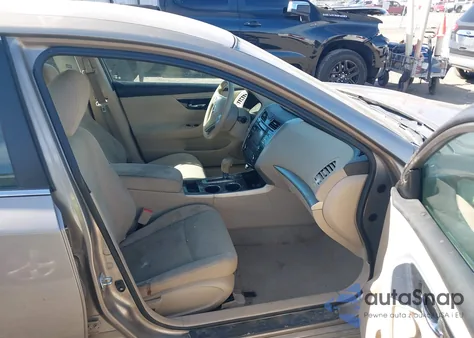 2014 Nissan Altima 2.5 S z USA, uszkodzony, nr VIN 1N4AL3AP4EN261138